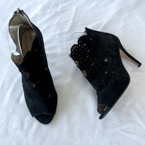 Adrienne Vittadini Gallant Laser Cut Peep Toe Booties Women’s Heel Size 7